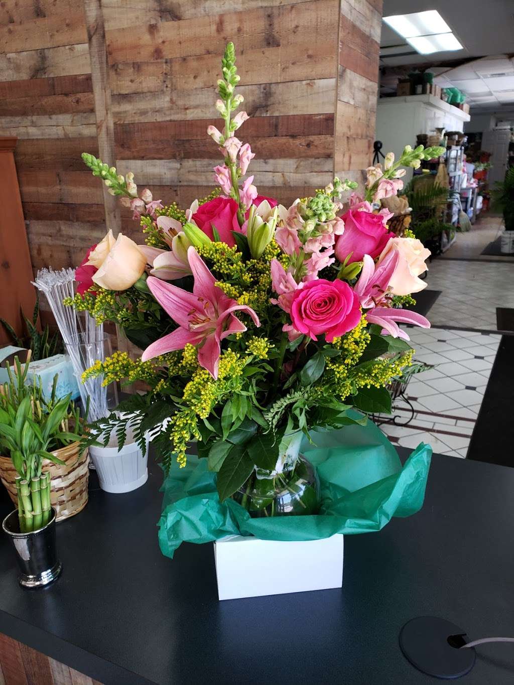 The Flower Bucket | 11305 West Ave, San Antonio, TX 78213, USA | Phone: (210) 734-5161