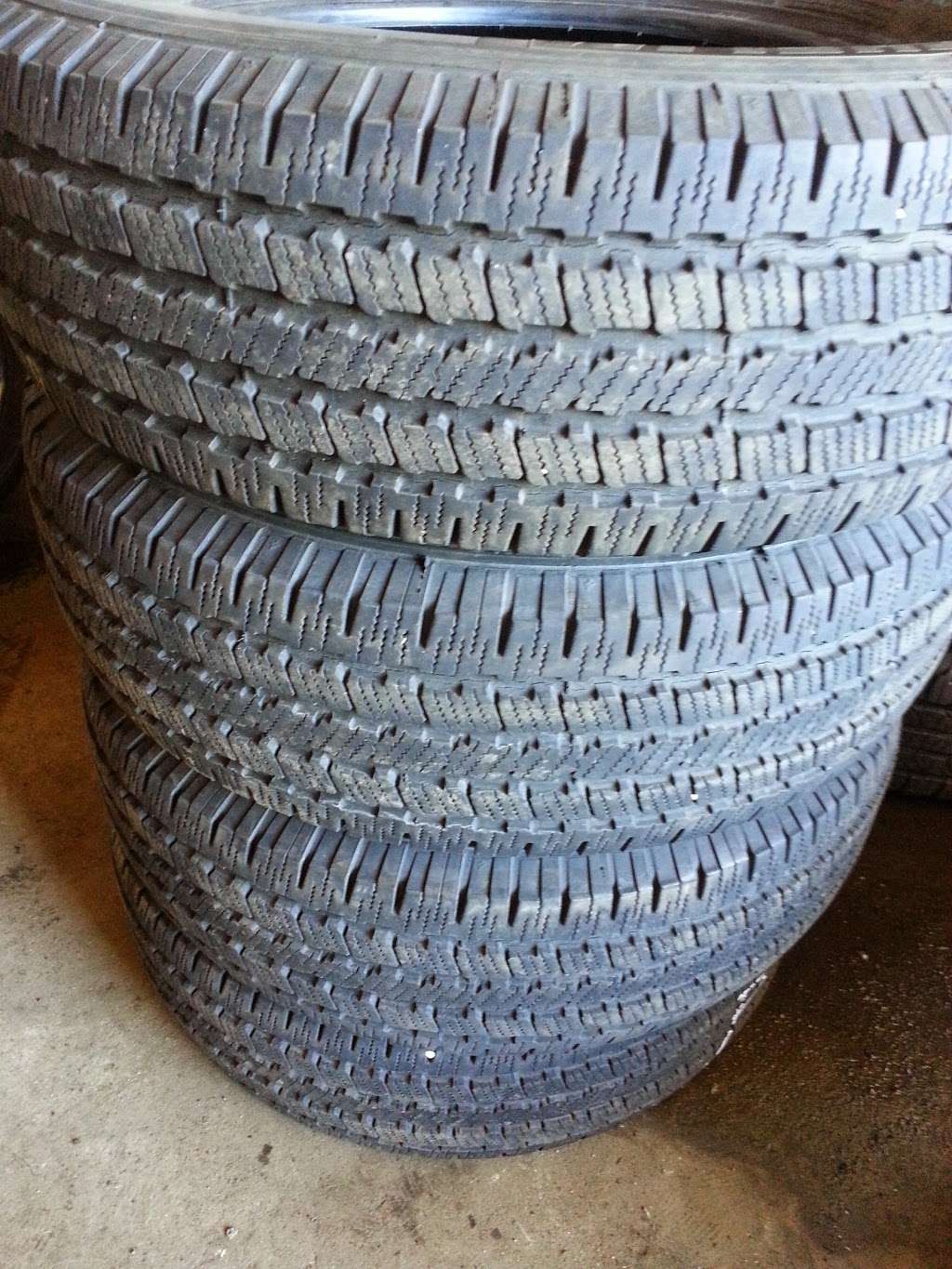 Lopez Tire Shop | 3641 Michigan St, New Chicago, IN 46342, USA | Phone: (219) 962-1337