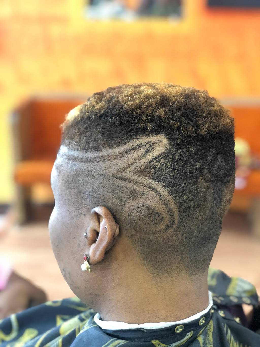 JB’s Barbershop #5 | 737 N Moore Ave, Moore, OK 73160, USA | Phone: (405) 759-2122