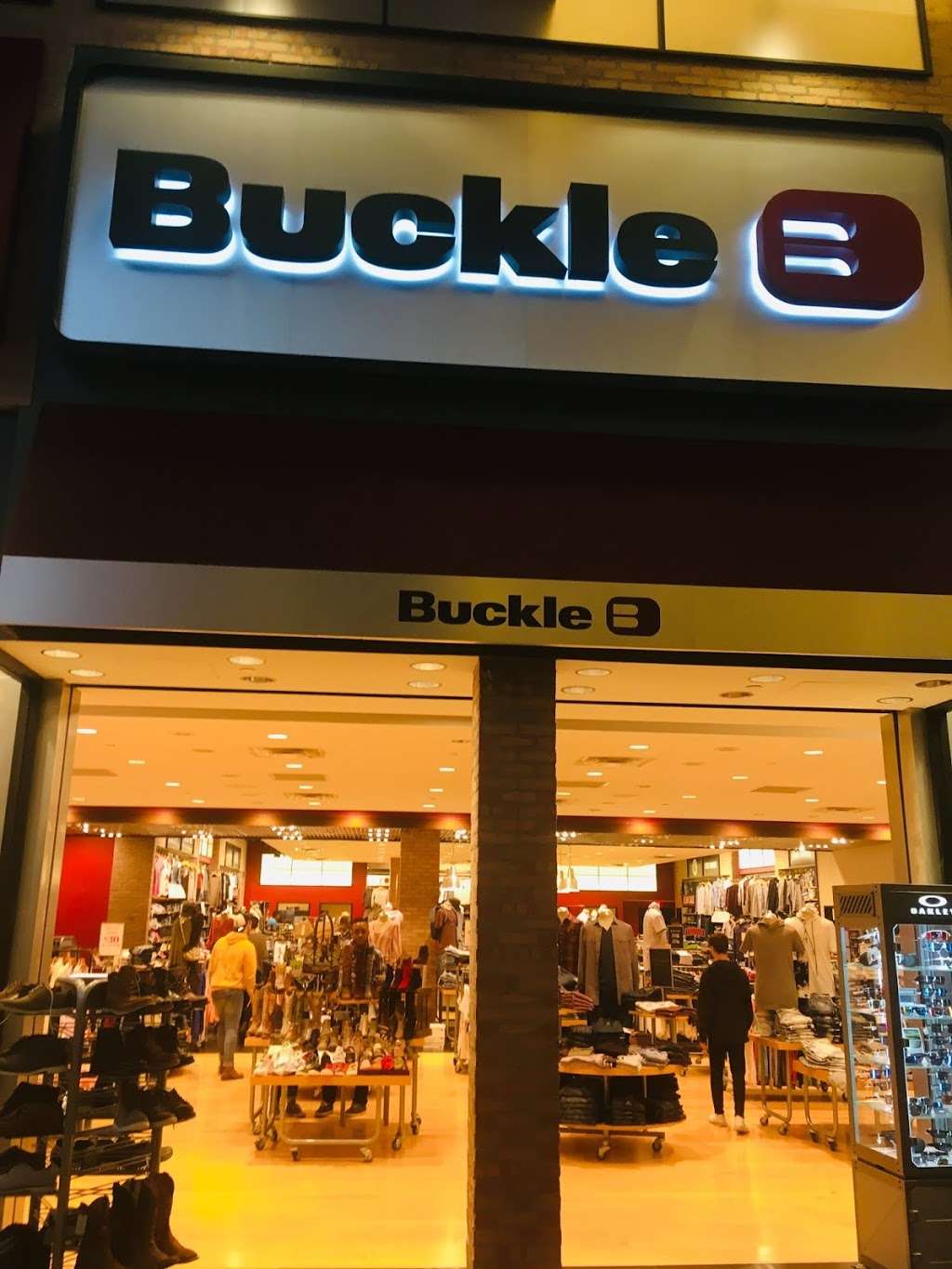 Buckle | 3000 Grapevine Mills Pkwy Ste 520, Grapevine, TX 76051, USA | Phone: (214) 513-1368