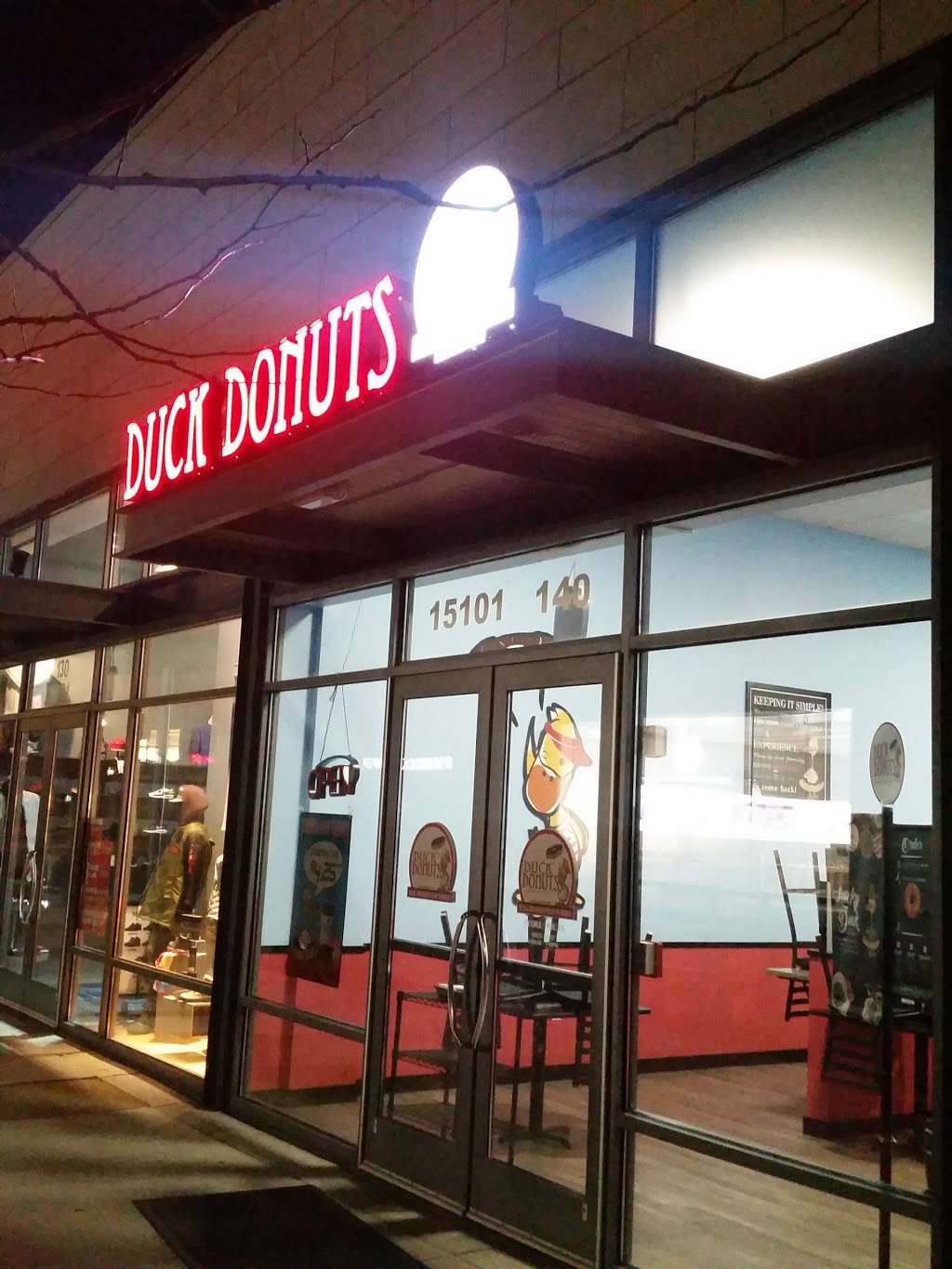 Duck Donuts | 15101 Potomac Town Pl #140, Woodbridge, VA 22191 | Phone: (571) 429-7330