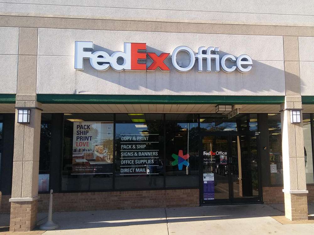 FedEx Office Print & Ship Center | 678 N Northwest Hwy, Park Ridge, IL 60068, USA | Phone: (847) 823-9360