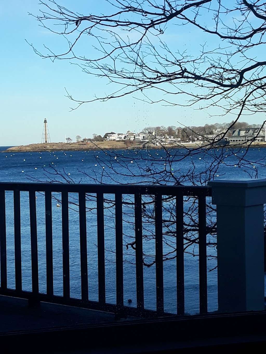 Notorious Annies Waterfront Inn | 115 Front St, Marblehead, MA 01945 | Phone: (781) 631-0558