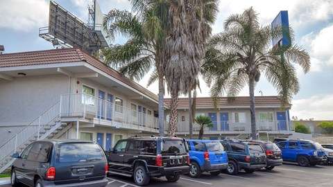 Motel 6 Los Angeles - Norwalk | 10646 Rosecrans Ave, Norwalk, CA 90650 | Phone: (562) 864-2567