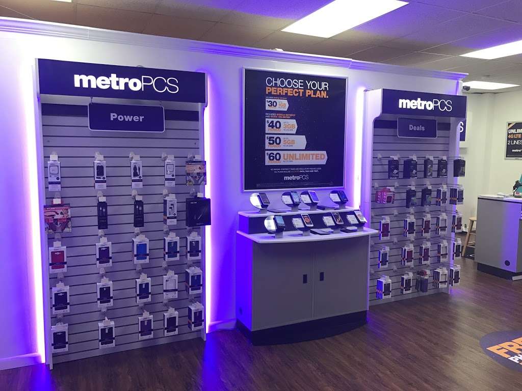 Metro By T-Mobile | 8967 Woodyard Rd, Clinton, MD 20735, USA | Phone: (301) 868-2200