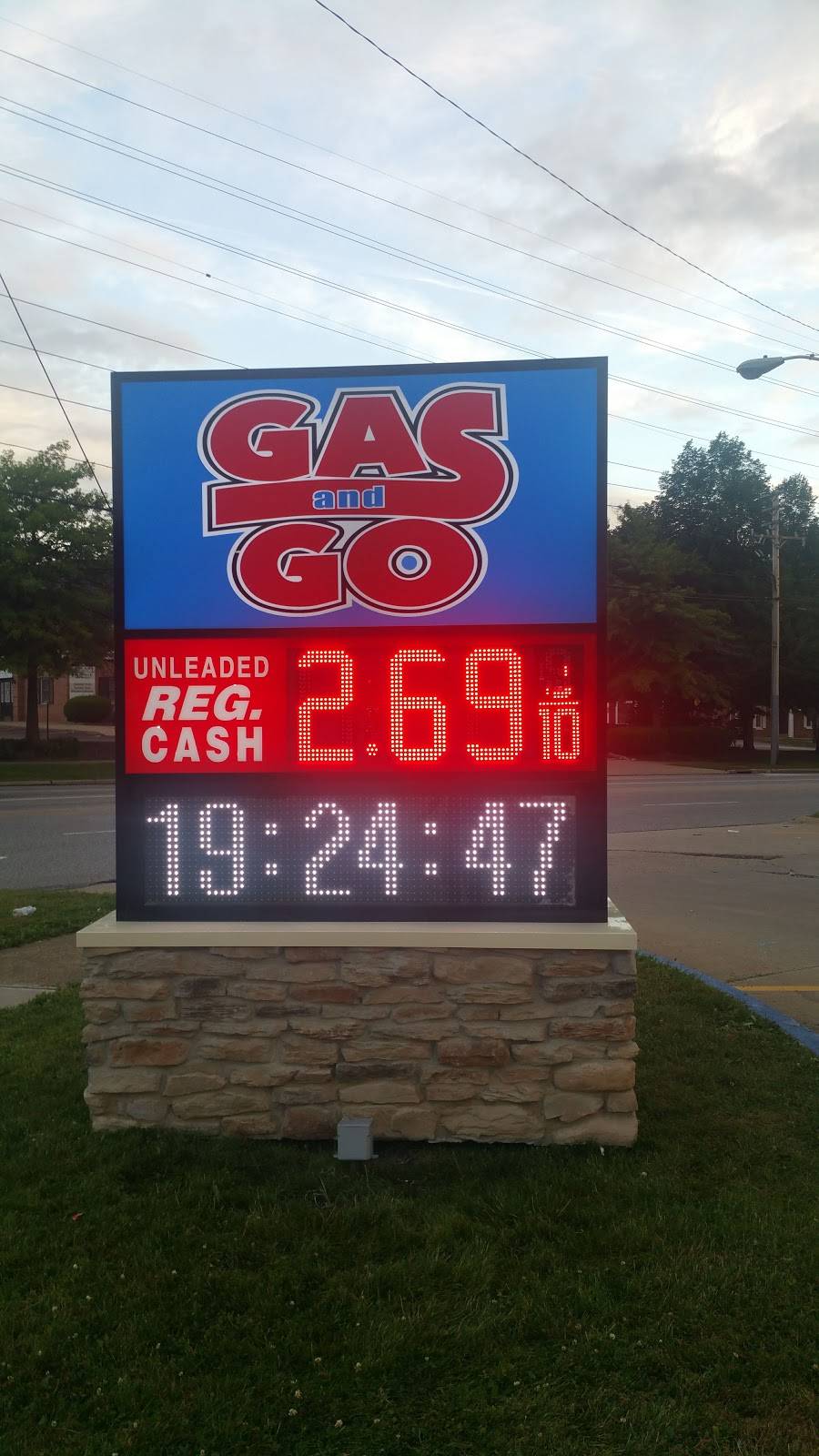 GAS & GO | 456 Richmond Rd, Cleveland, OH 44143, USA | Phone: (216) 481-8600
