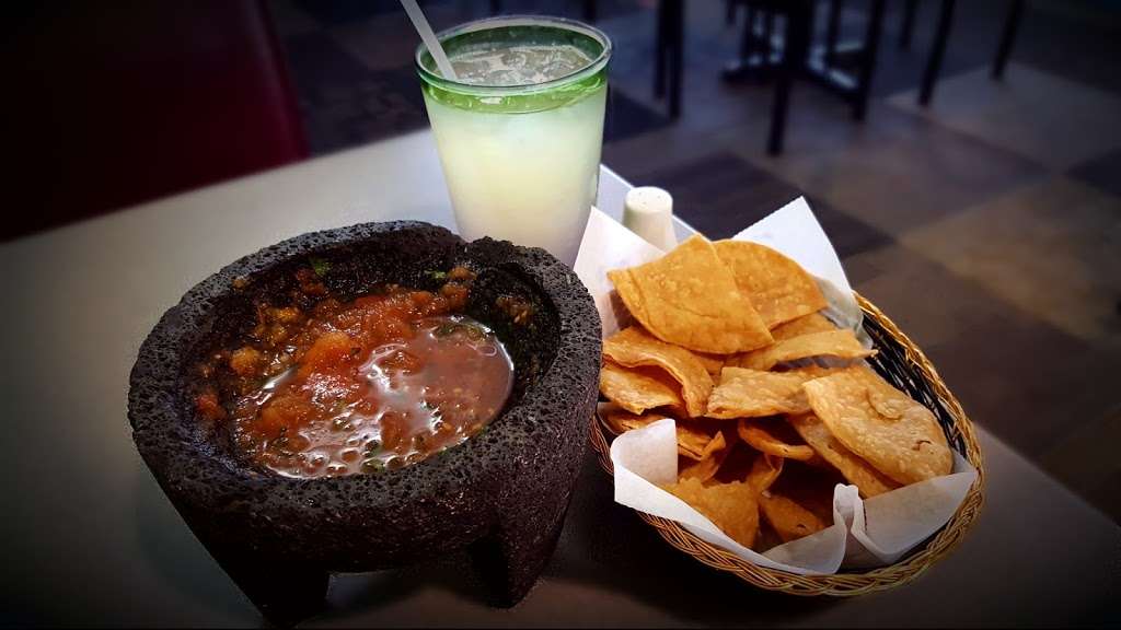 Los molcajetes #2 | 2621 W 16th St, Indianapolis, IN 46222, USA | Phone: (317) 426-2415