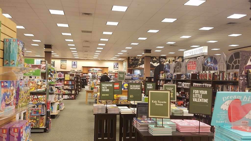 Barnes & Noble | The, 421 Arena Hub Plaza, Wilkes-Barre Township, PA 18702, USA | Phone: (570) 829-4210