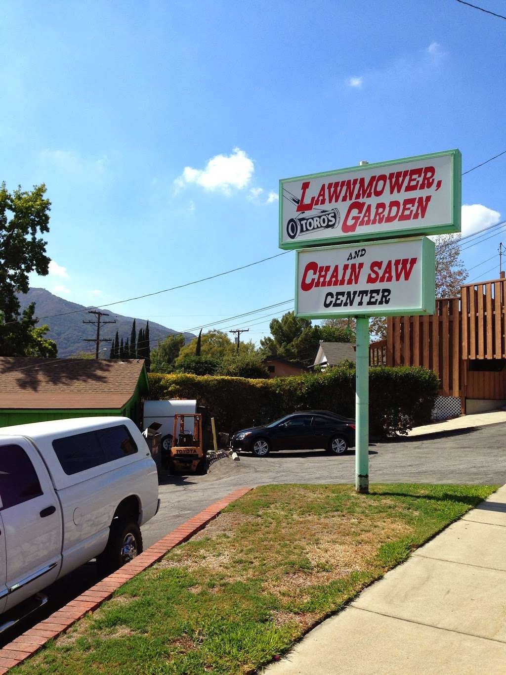 Toros Lawnmower Garden & Chain Saw Center | 2635, 3238 Foothill Blvd, La Crescenta, CA 91214 | Phone: (818) 248-3886