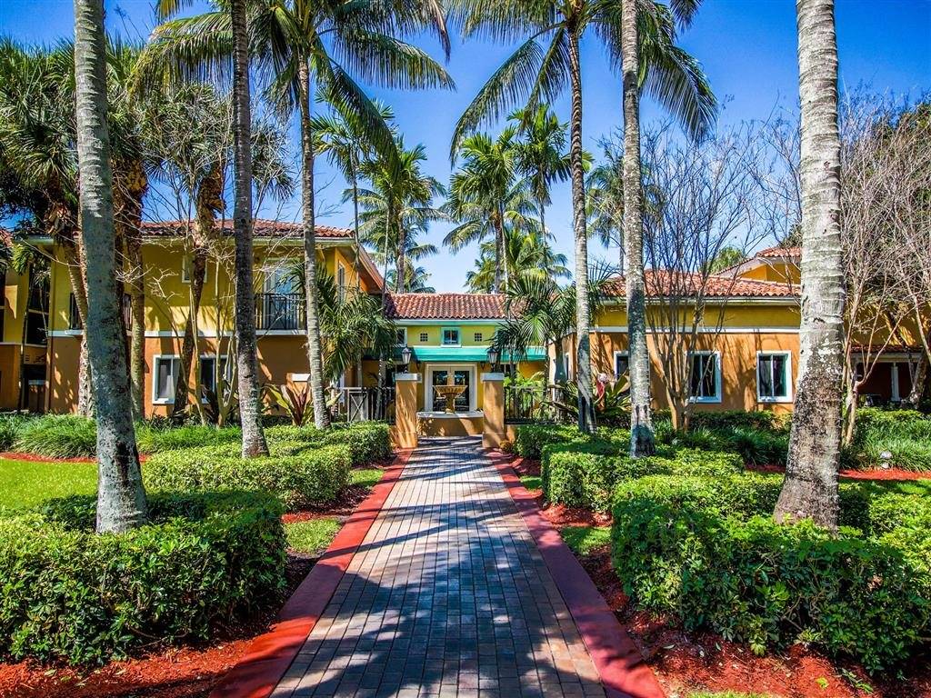 Coconut Palm Club Apartments | 5400 NW 55th Blvd, Coconut Creek, FL 33073, United States | Phone: (954) 425-0004