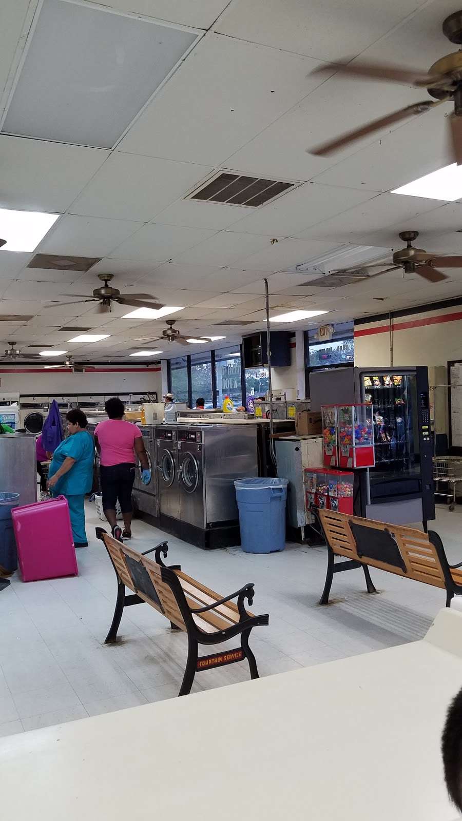 Dickinson Laundromat | 4212 FM 517 Rd E, Dickinson, TX 77539, USA | Phone: (281) 534-4811