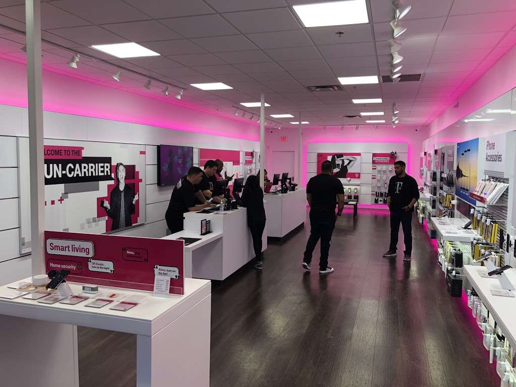 T-Mobile | 17445 US-192 Ste 14, Clermont, FL 34714, USA | Phone: (352) 432-1188