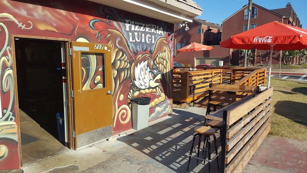 Pizzeria Luigi | 717 Seacoast Dr, Imperial Beach, CA 91932 | Phone: (619) 271-3477