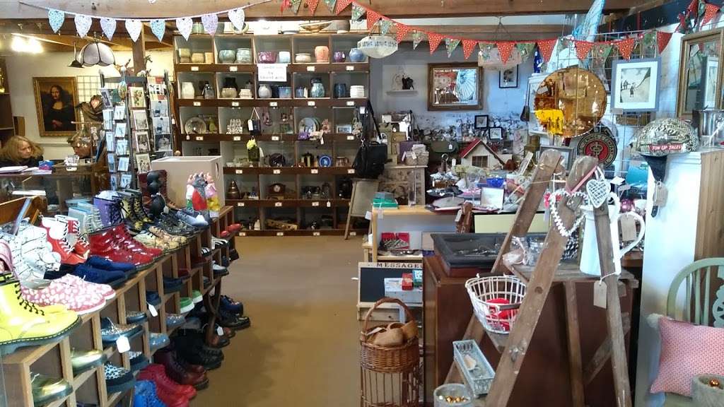 Three Wise Monkeys Vintage Emporium | The Saddlery, Woodcock Hill, Hatfield, St Albans AL4 9HJ, UK | Phone: 07886 977420