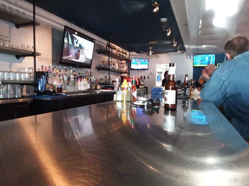 Skippers Pier Restaurant & Dock Bar | 6158 Drum Point Rd, Deale, MD 20751, USA | Phone: (410) 867-7110