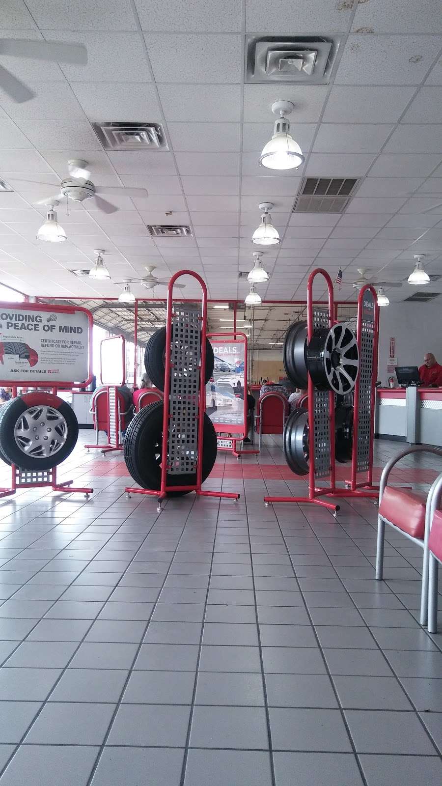 Discount Tire 1902 SW Military Dr, San Antonio, TX 78221