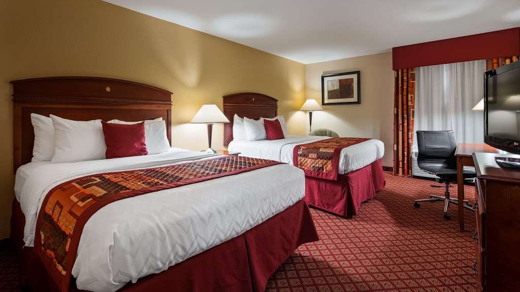 Best Western Plus Kansas City Airport-KCI East | 11130 N Ambassador Dr, Kansas City, MO 64153 | Phone: (816) 891-9111