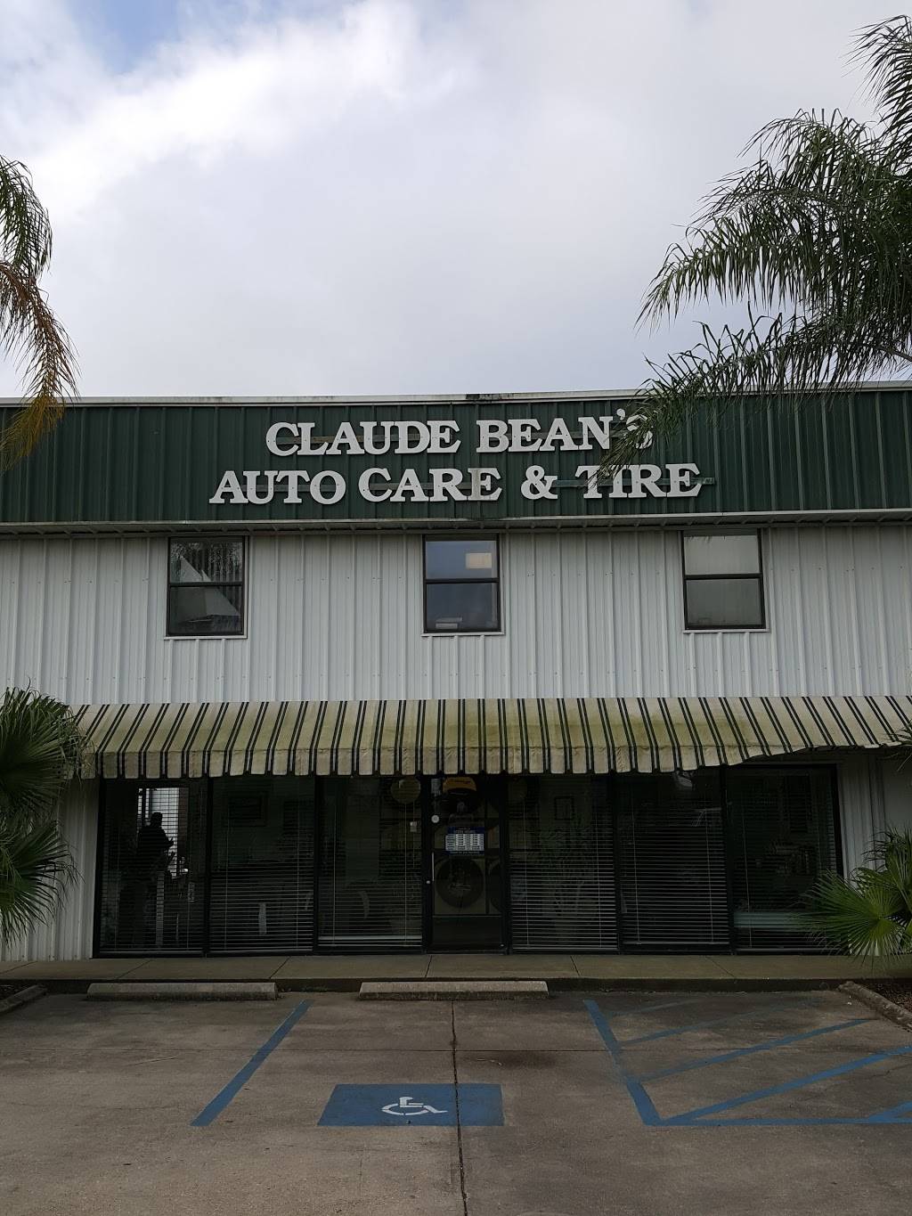 Claude Beans Body Shop Inc | 2110 Poland Ave, New Orleans, LA 70117, USA | Phone: (504) 945-9726