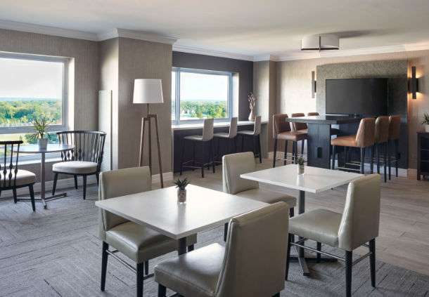 Chicago Marriott Southwest at Burr Ridge | 1200 Burr Ridge Pkwy, Burr Ridge, IL 60527, USA | Phone: (630) 986-4100