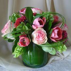 Edward Elmhurst Hospital Florist | 1052 Alder Ln, Naperville, IL 60540, USA | Phone: (630) 527-5777