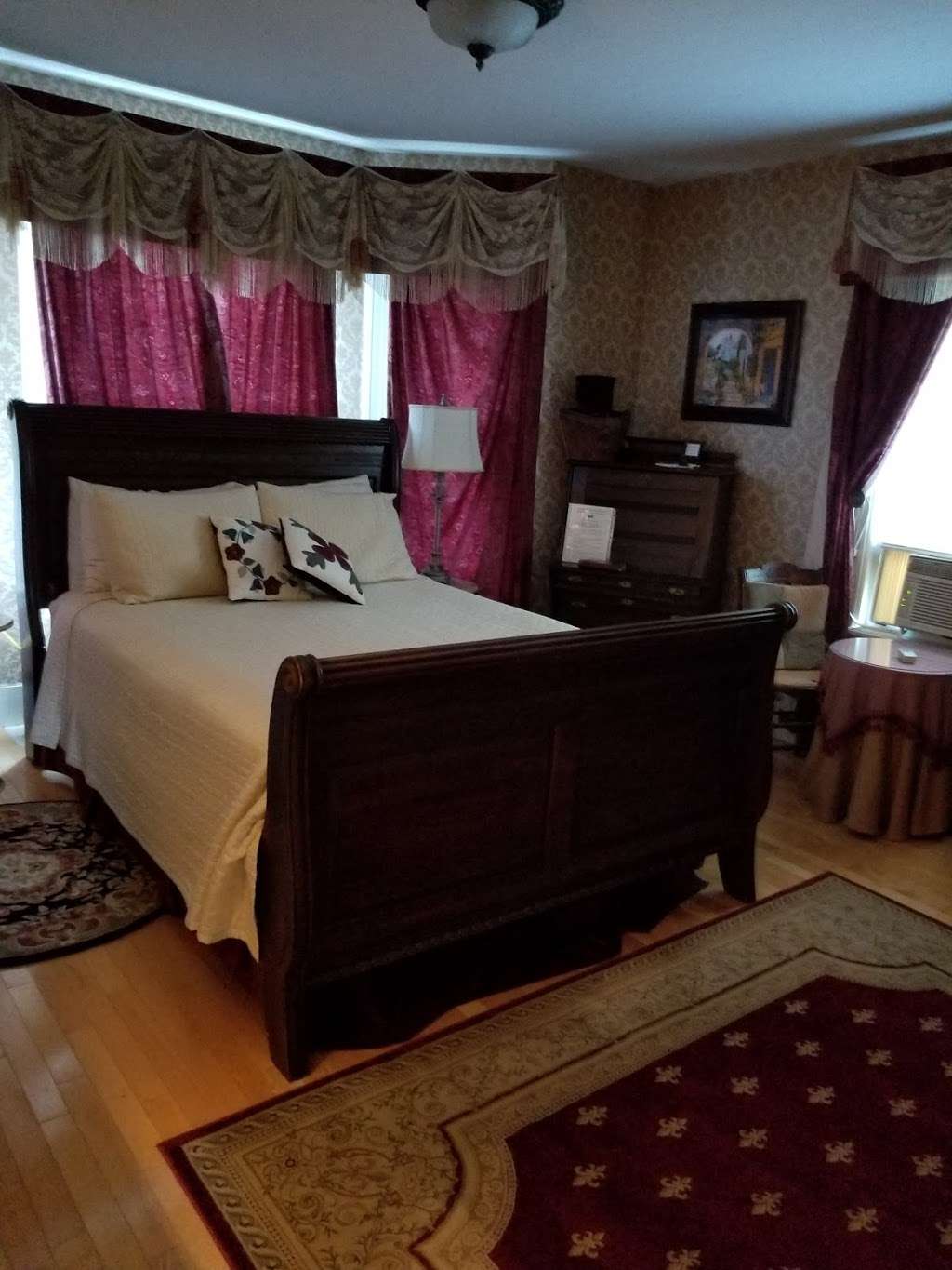 The Sleigh Maker Inn ~ Bed and Breakfast | 87 W Main St, Westborough, MA 01581, USA | Phone: (508) 836-5546