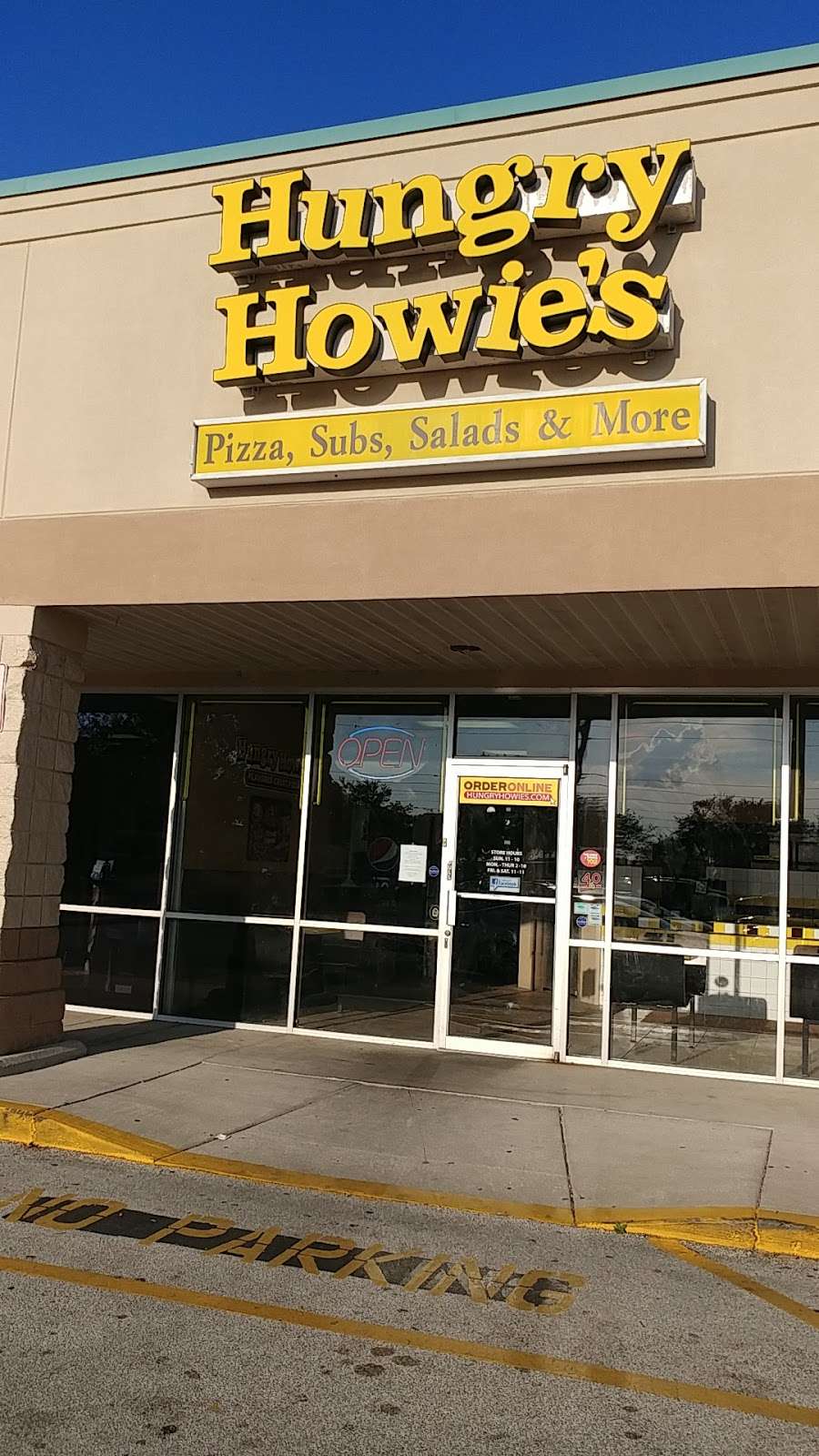 Hungry Howies Pizza | 1215 Sunrise Plaza Dr, Clermont, FL 34714, USA | Phone: (352) 241-8448