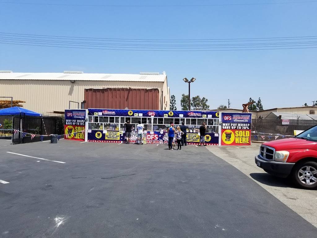 Discount Fireworks Superstore | Photo 2 of 2 | Address: 6932 E Belmont Ave, Fresno, CA 93727, USA | Phone: (800) 246-9630