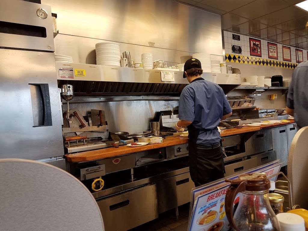 Waffle House | 4003 S Dupont Hwy, Dover, DE 19901 | Phone: (302) 697-2226