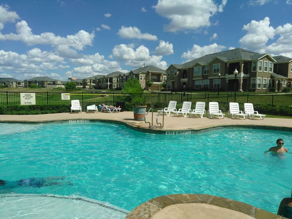 Swimming Pool | 5525 Mansions Bluffs, San Antonio, TX 78245, USA