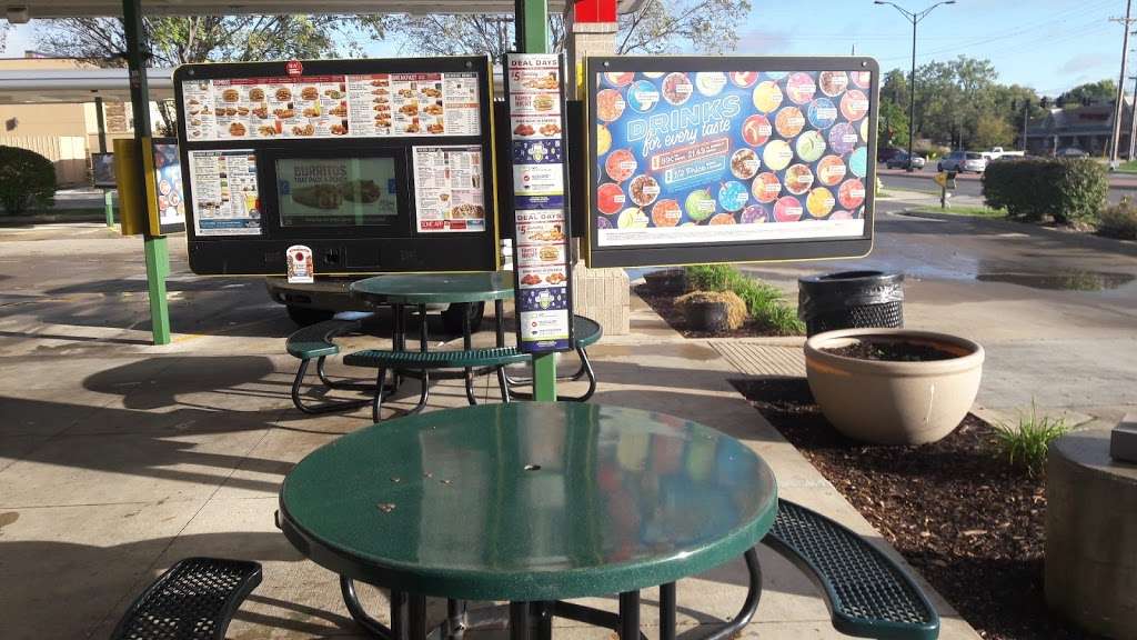 Sonic Drive-In | 15140 S Blackbob Rd, Olathe, KS 66062, USA | Phone: (913) 764-2616