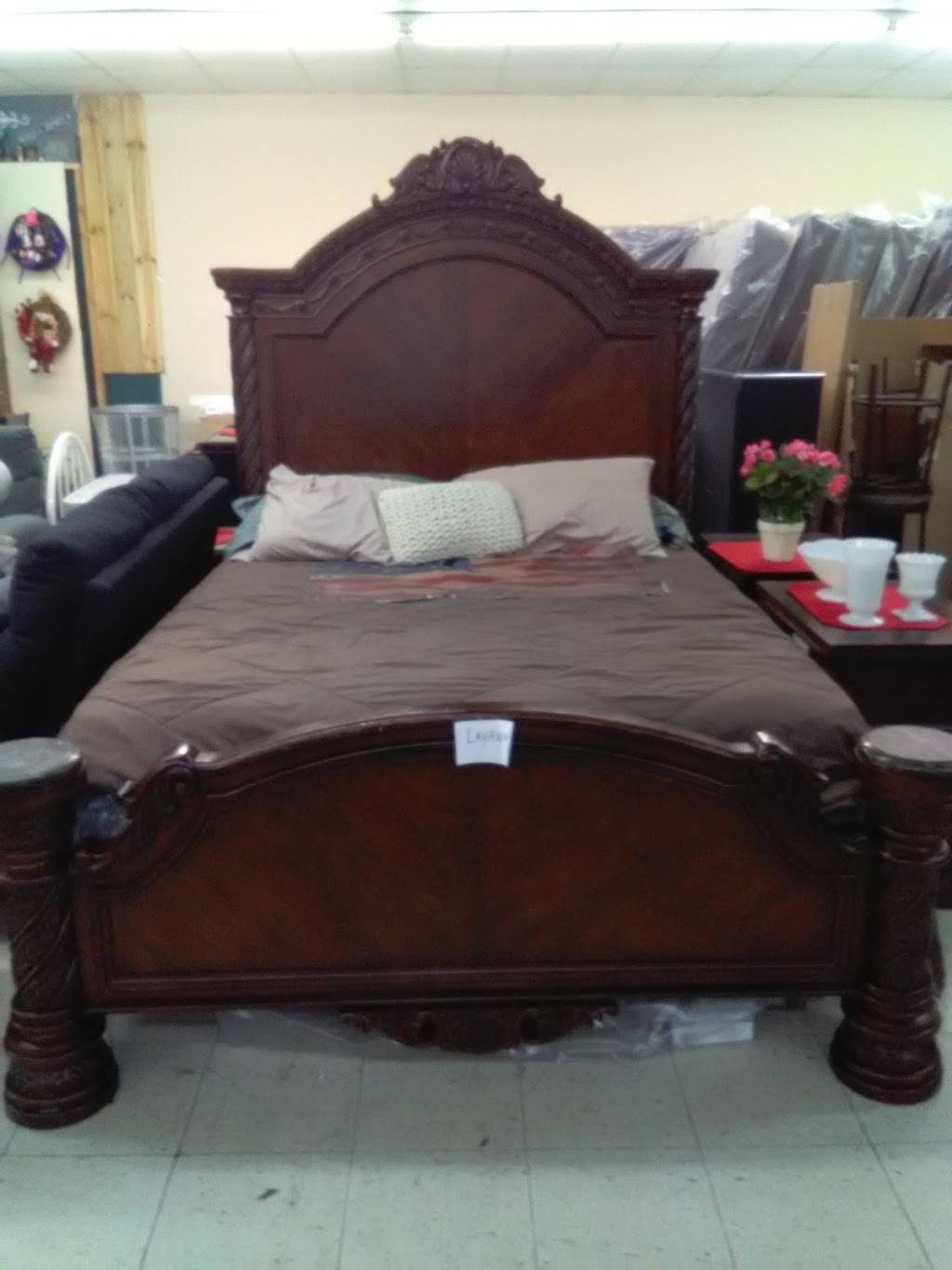 Rust Furniture | 6627 Southside Dr, Louisville, KY 40214, USA | Phone: (502) 550-7371