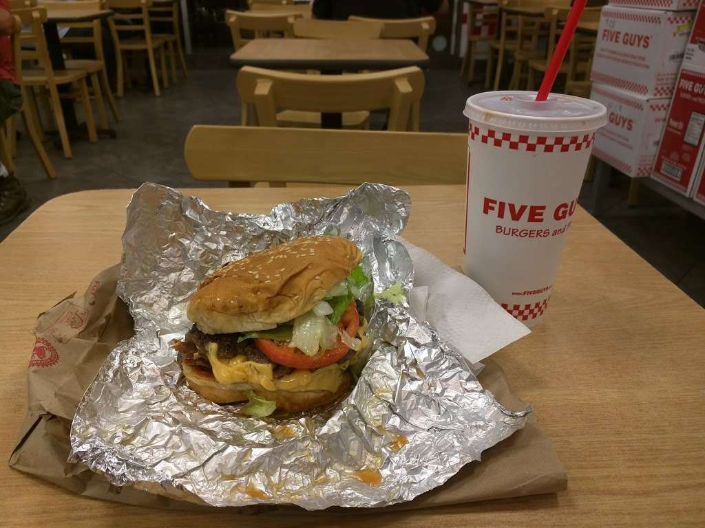 Five Guys | 35 Merrick Rd, Amityville, NY 11701, USA | Phone: (631) 691-6800