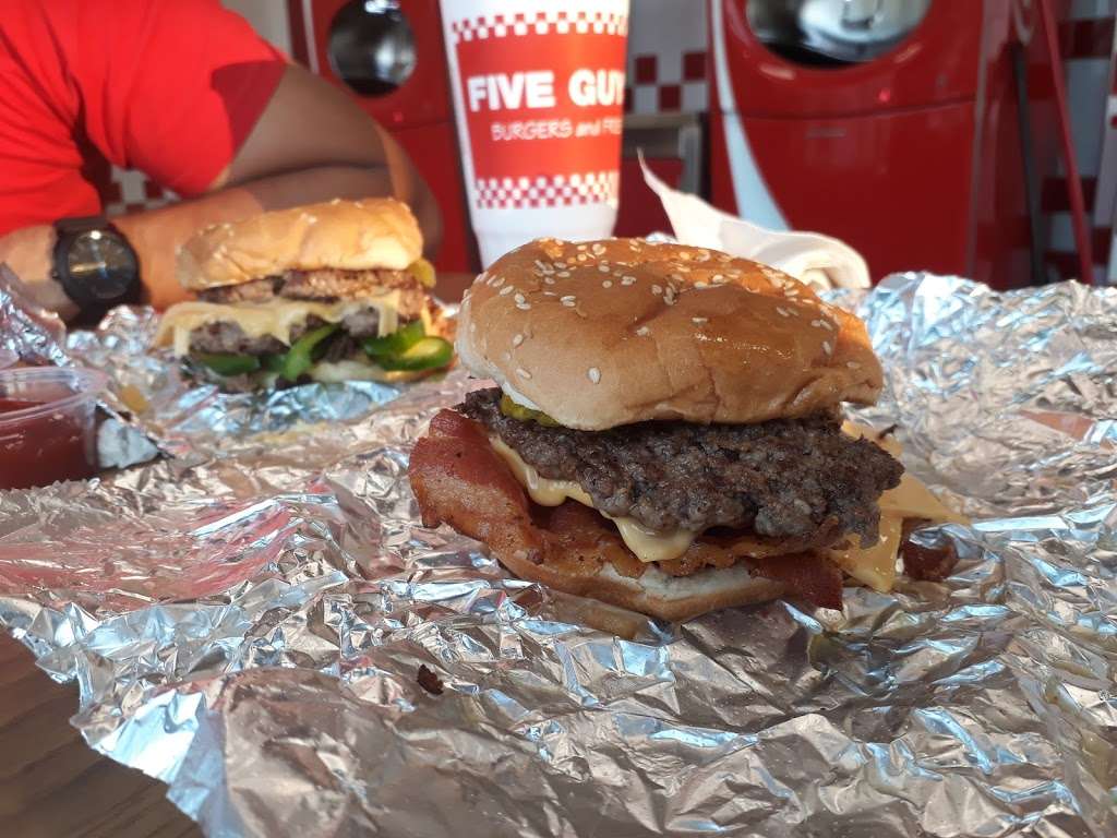 Five Guys | 68 Washington St, South Attleboro, MA 02703, USA | Phone: (508) 915-6177