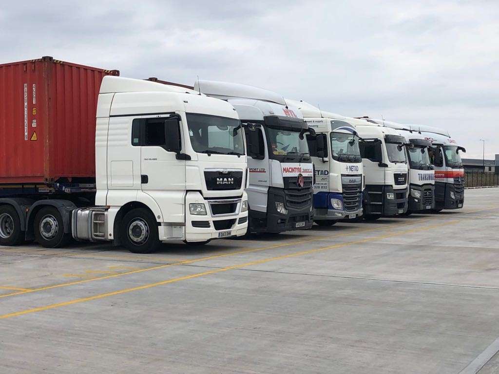 Hireco Truck Park | DP World London Gateway, Hireco Truck Park, Pacific Avenue, Corringham, Stanford-le-Hope SS17 9FA, UK | Phone: 07702 714191