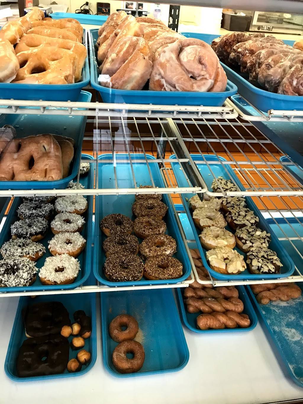 Lone Star Donuts | 1727 N Beckley Ave, Dallas, TX 75203 | Phone: (214) 946-2185