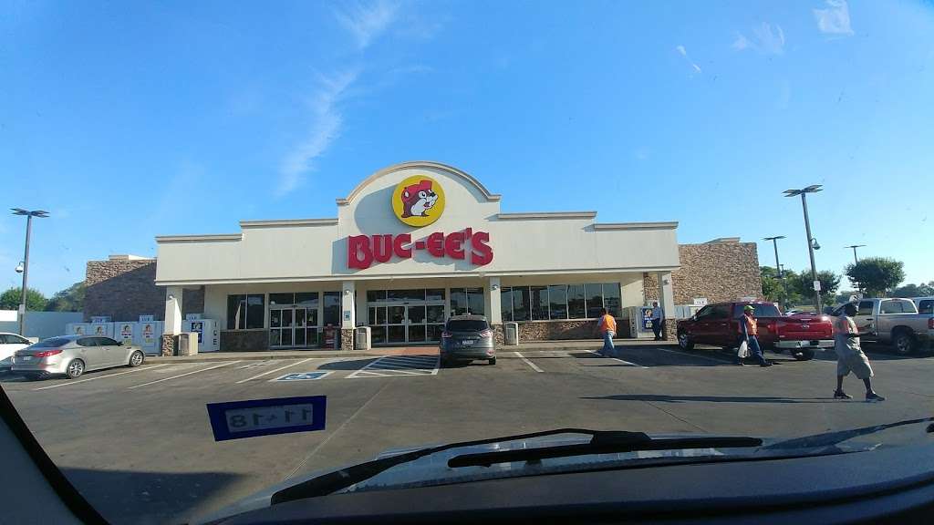 Buc-ees | 2304 W Mulberry St, Angleton, TX 77515, USA | Phone: (979) 238-6390