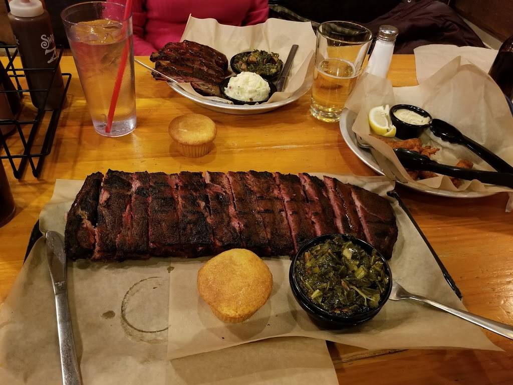 Famous Daves Bar-B-Que | 8330 Razorback Rd, Colorado Springs, CO 80920, USA | Phone: (719) 265-6227