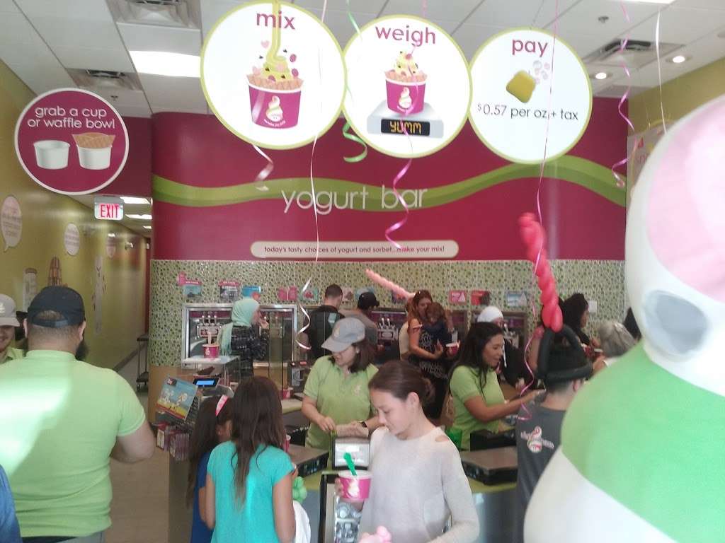 Menchies Frozen Yogurt | 9169 W Atlantic Ave Ste 116, Delray Beach, FL 33446, USA | Phone: (561) 332-3550