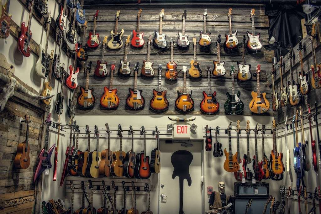 DeMont Guitars | 61a Stone Hill Rd, Oswego, IL 60543, USA | Phone: (347) 433-6668