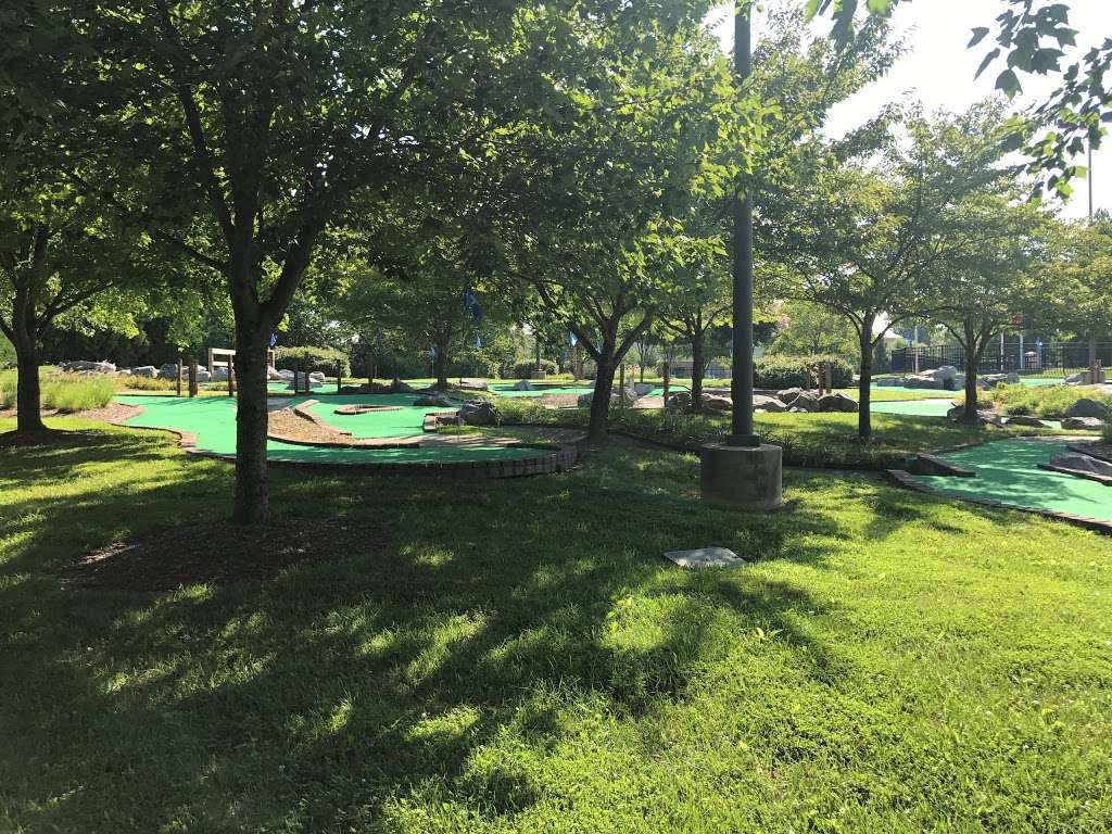 South Germantown Splash Park and Mini Golf | 18056 Central Park Cir, Boyds, MD 20847, USA | Phone: (301) 670-4685