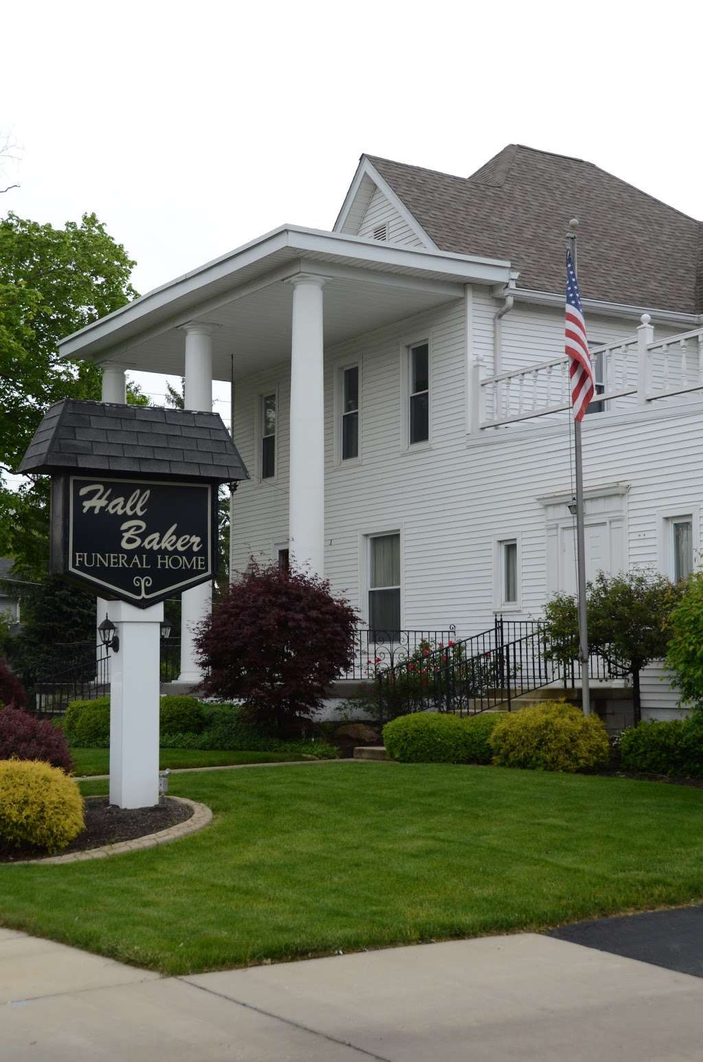 Hall-Baker Funeral Home | 339 E Main St, Plainfield, IN 46168 | Phone: (317) 839-3366