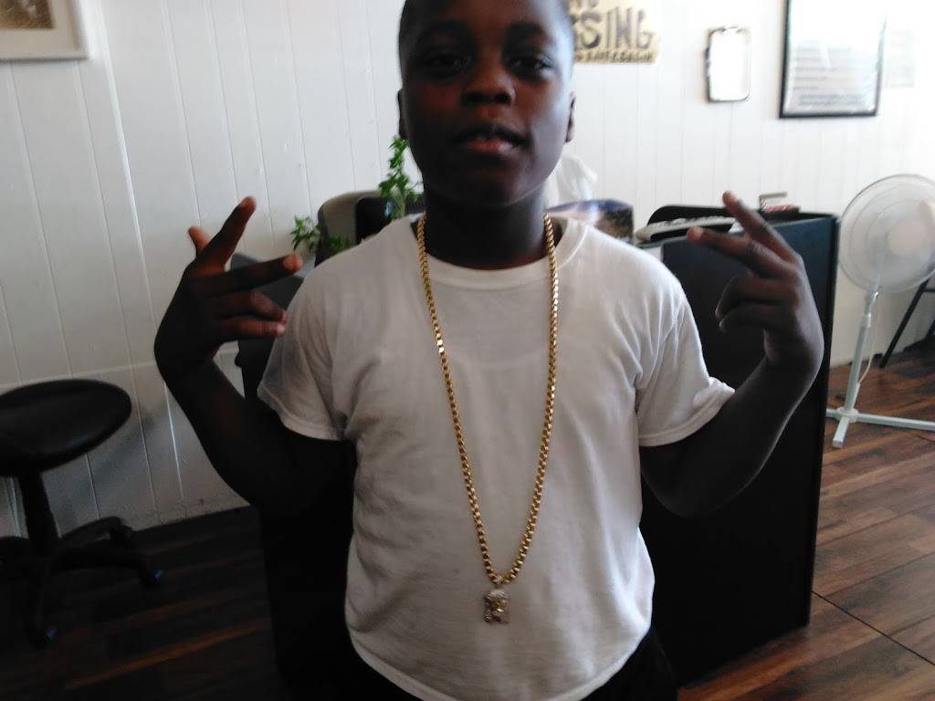 Hollywood Salon | 1506 N Rockwell Ave, Oklahoma City, OK 73127, USA | Phone: (405) 495-8069