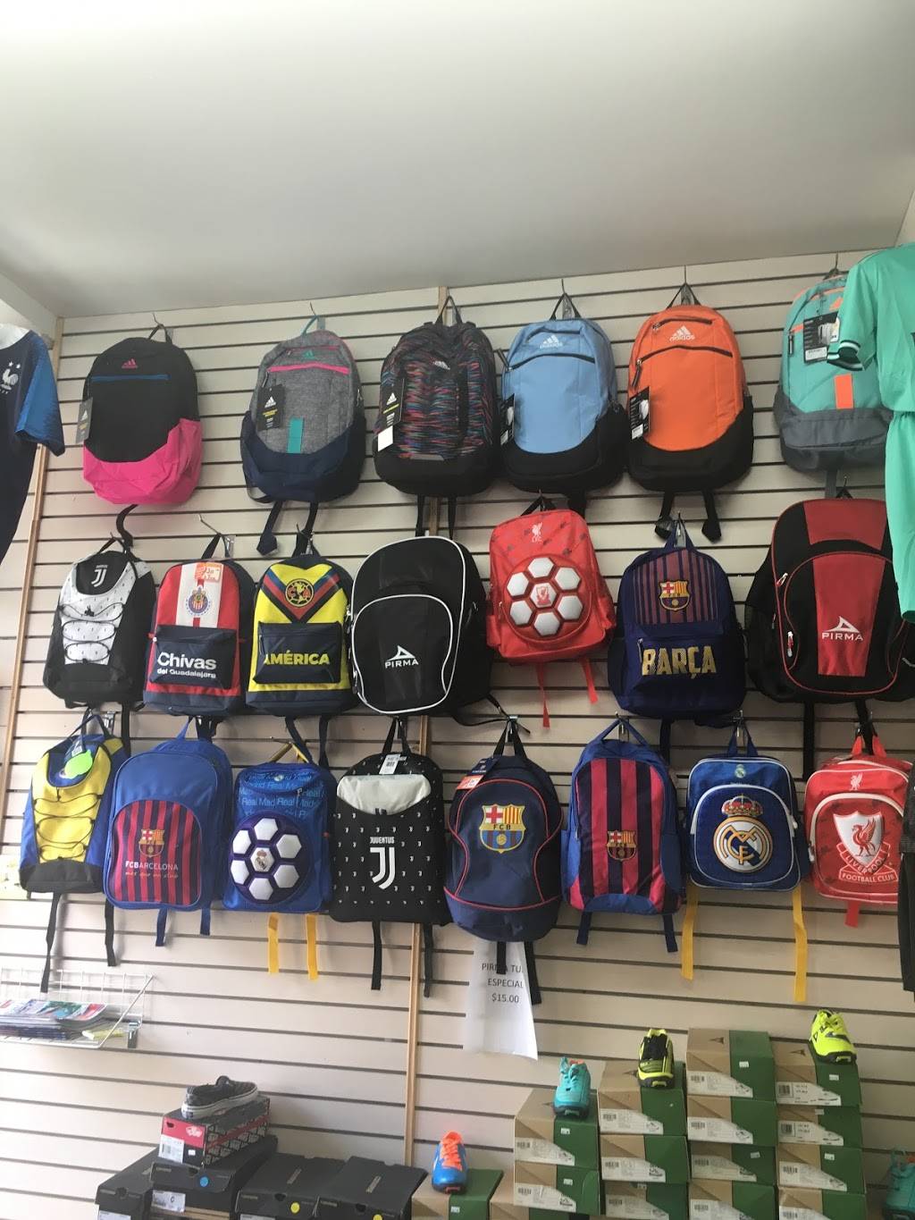 Deportes Gol A Gol | 3615 W Lawrence Ave, Chicago, IL 60625 | Phone: (872) 806-2563