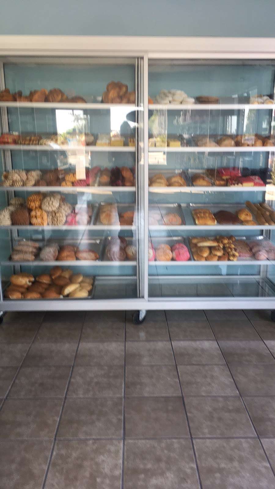 Panaderia y Pasteleria La Mexicana | 14151 Leffingwell Rd, Whittier, CA 90604, USA | Phone: (562) 906-6140