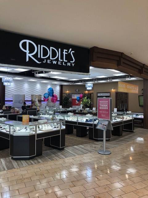 Riddles Jewelry | Gateway Mall, 6100 O St, Lincoln, NE 68505, USA | Phone: (402) 261-5456
