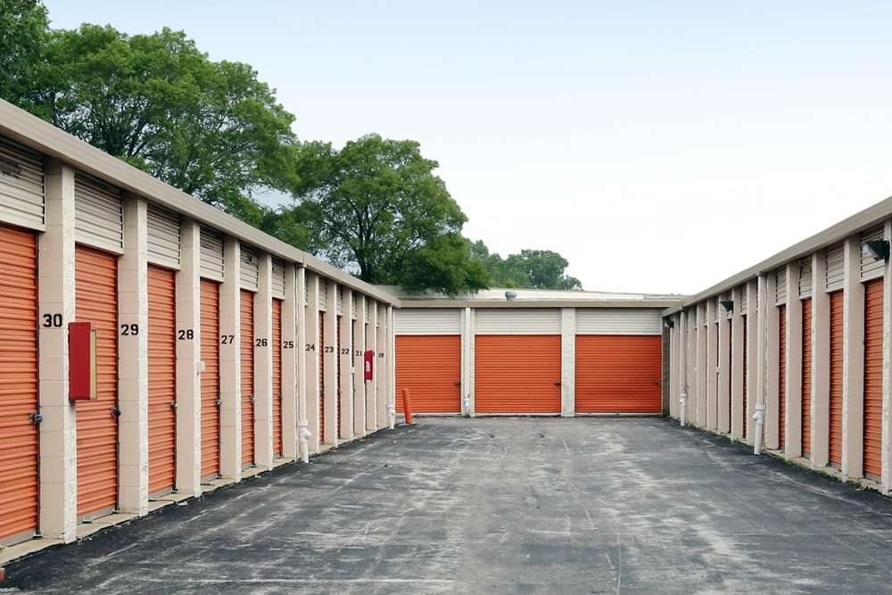 Public Storage | 8484 S South Chicago Ave, Chicago, IL 60617, USA | Phone: (773) 492-2047