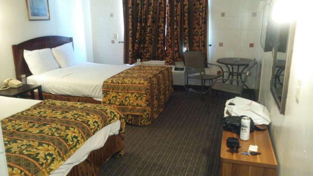 Downey Inn Luxury Suites | 11510 Lakewood Blvd, Downey, CA 90241, USA | Phone: (562) 862-5050