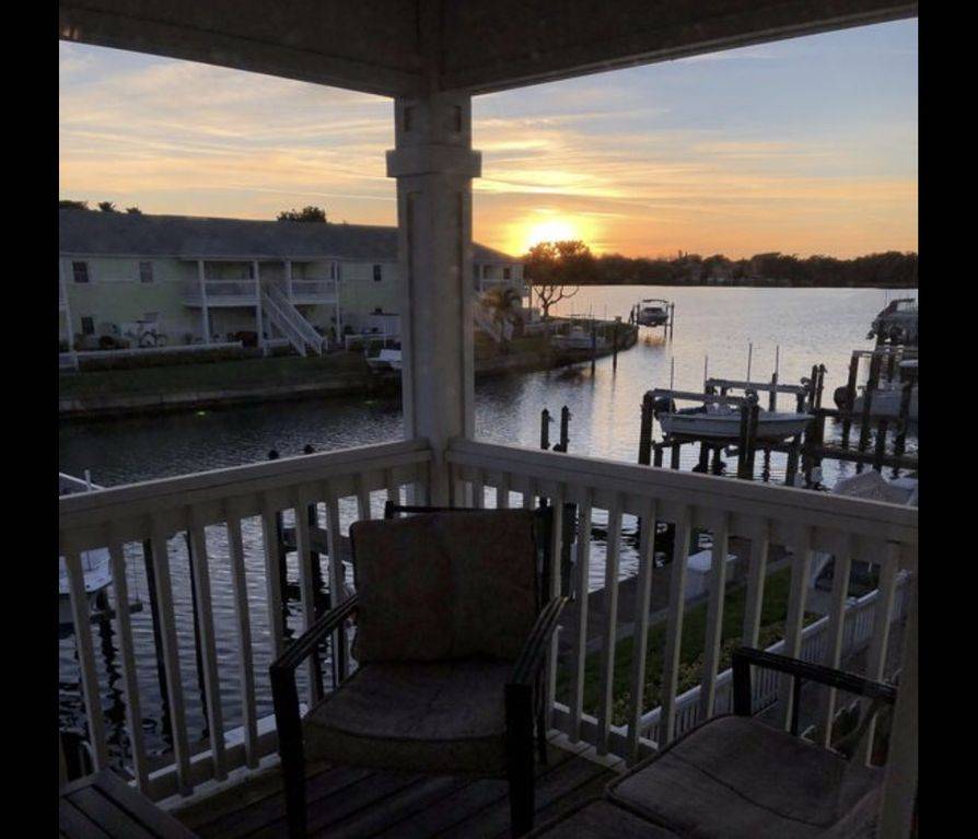 Bennington Bungalow Monthly Vacation Rentals | 5053 Starfish Dr SE, St. Petersburg, FL 33705, USA | Phone: (651) 235-6868