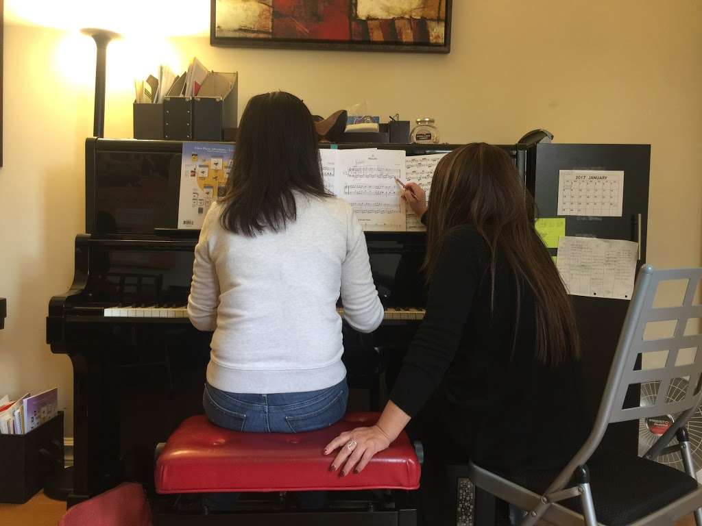 Piano Lessons With Ms. Lily | 28942 Glen Ridge, Mission Viejo, CA 92692, USA | Phone: (949) 584-4168