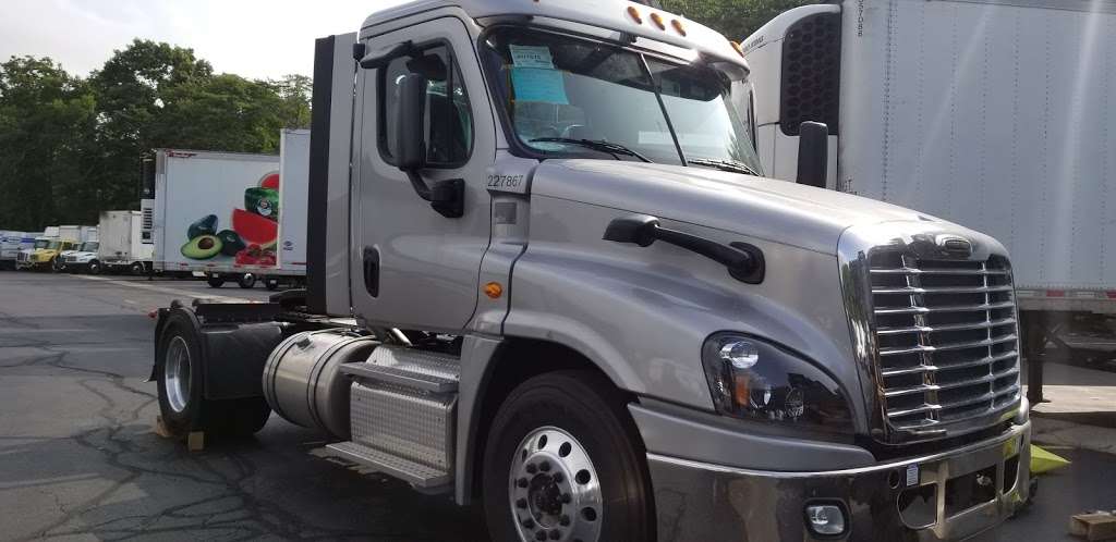 Penske Truck Rental | 140 Messina Dr, Braintree, MA 02184, USA | Phone: (781) 356-1411